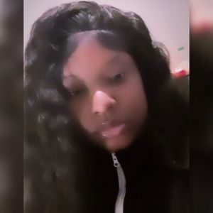 Meet your Posher, Nia